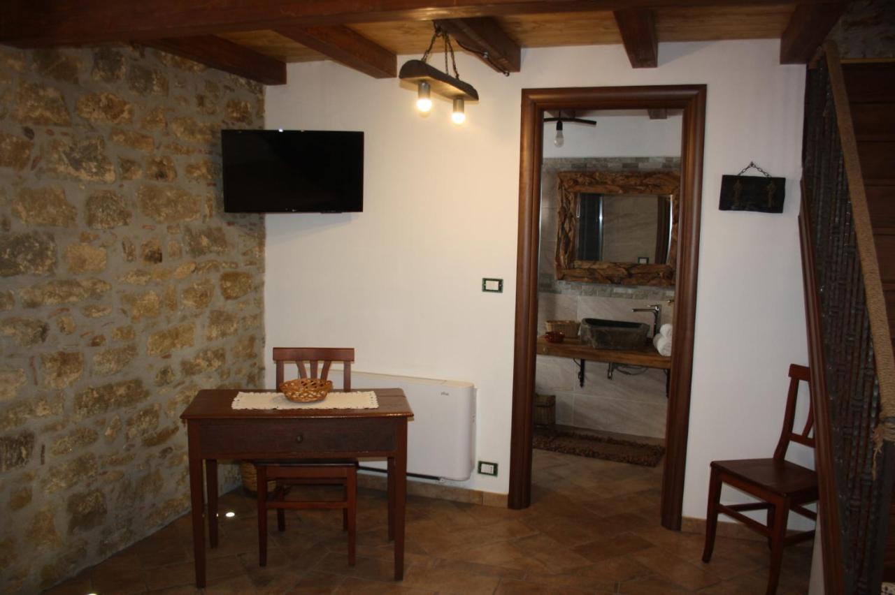 B&B Villa Argimusco Montalbano Elicona Bagian luar foto